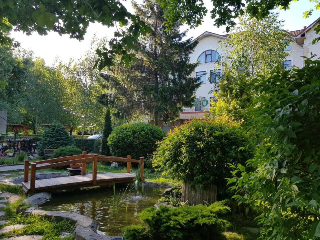 Hotel Helikon Yanoshi Dış mekan fotoğraf