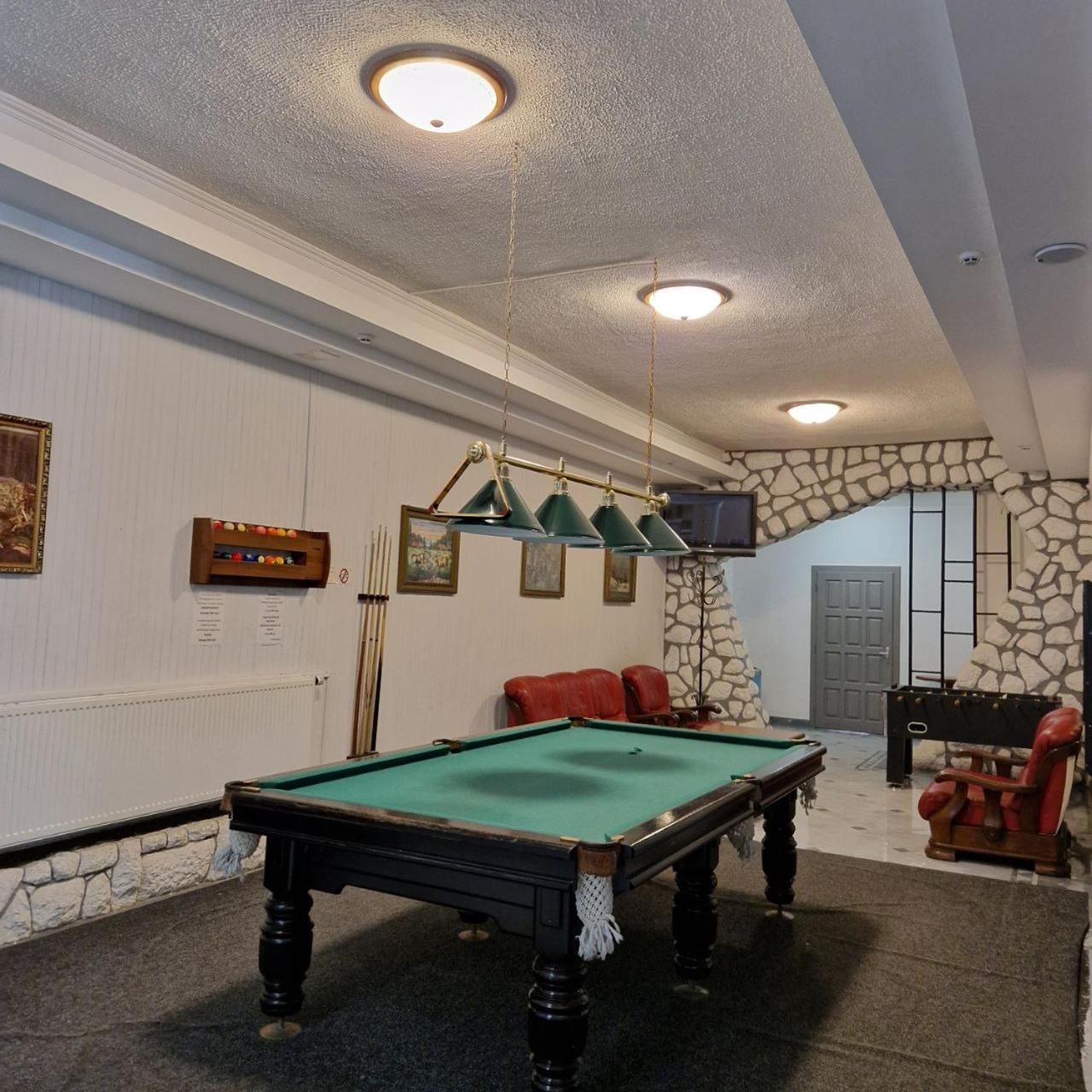 Hotel Helikon Yanoshi Dış mekan fotoğraf