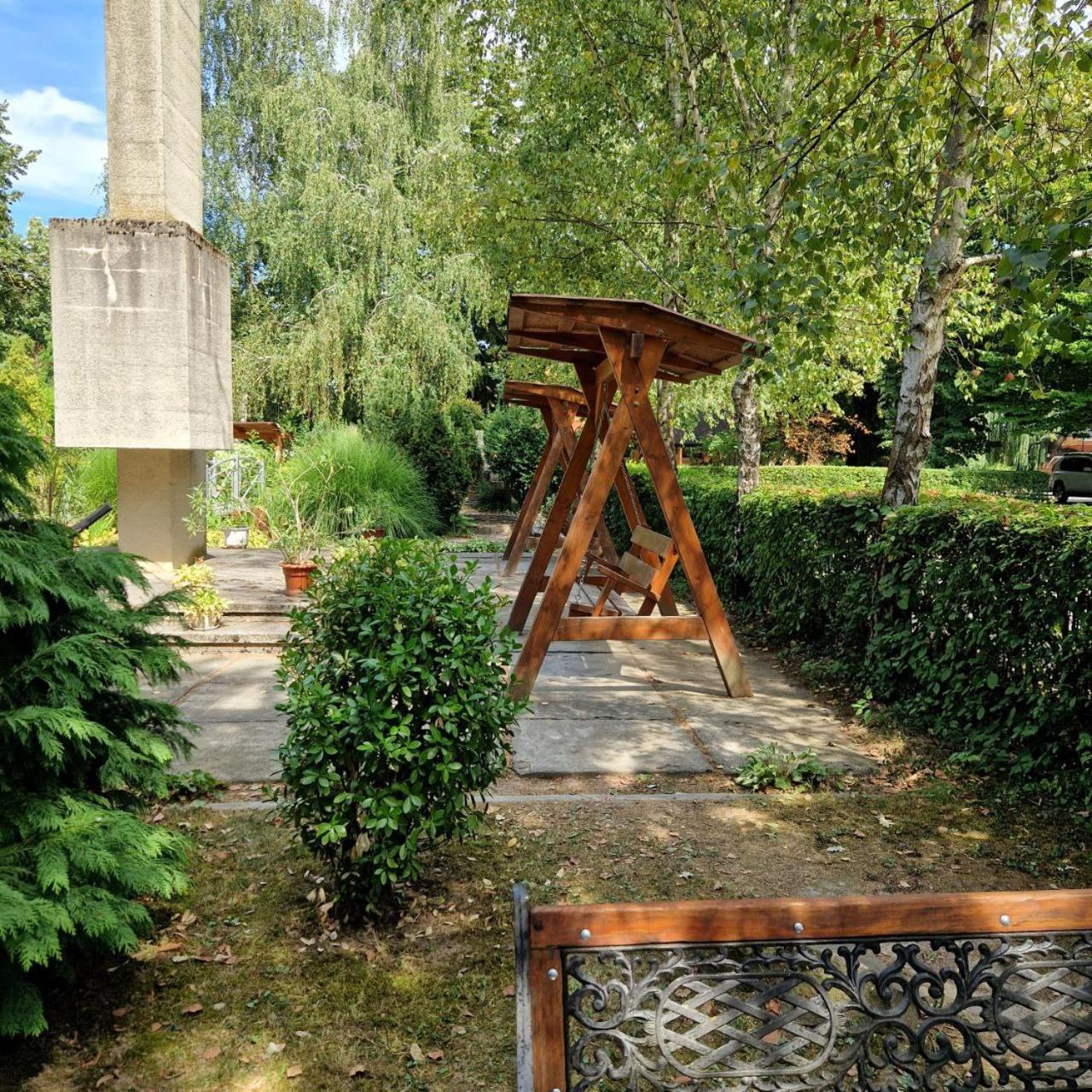 Hotel Helikon Yanoshi Dış mekan fotoğraf