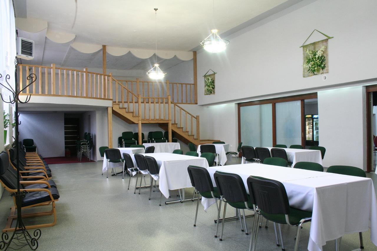 Hotel Helikon Yanoshi Dış mekan fotoğraf