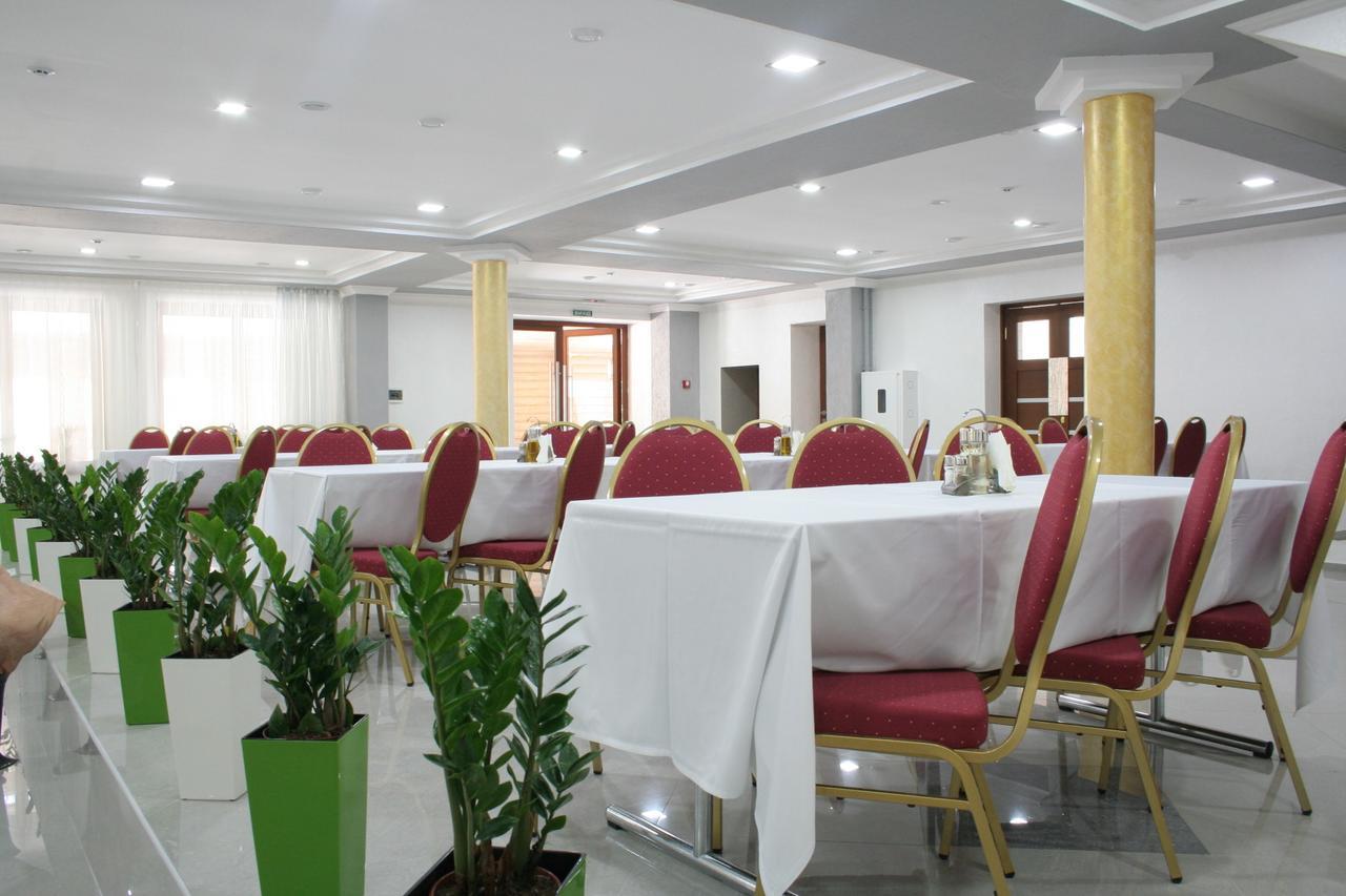 Hotel Helikon Yanoshi Dış mekan fotoğraf