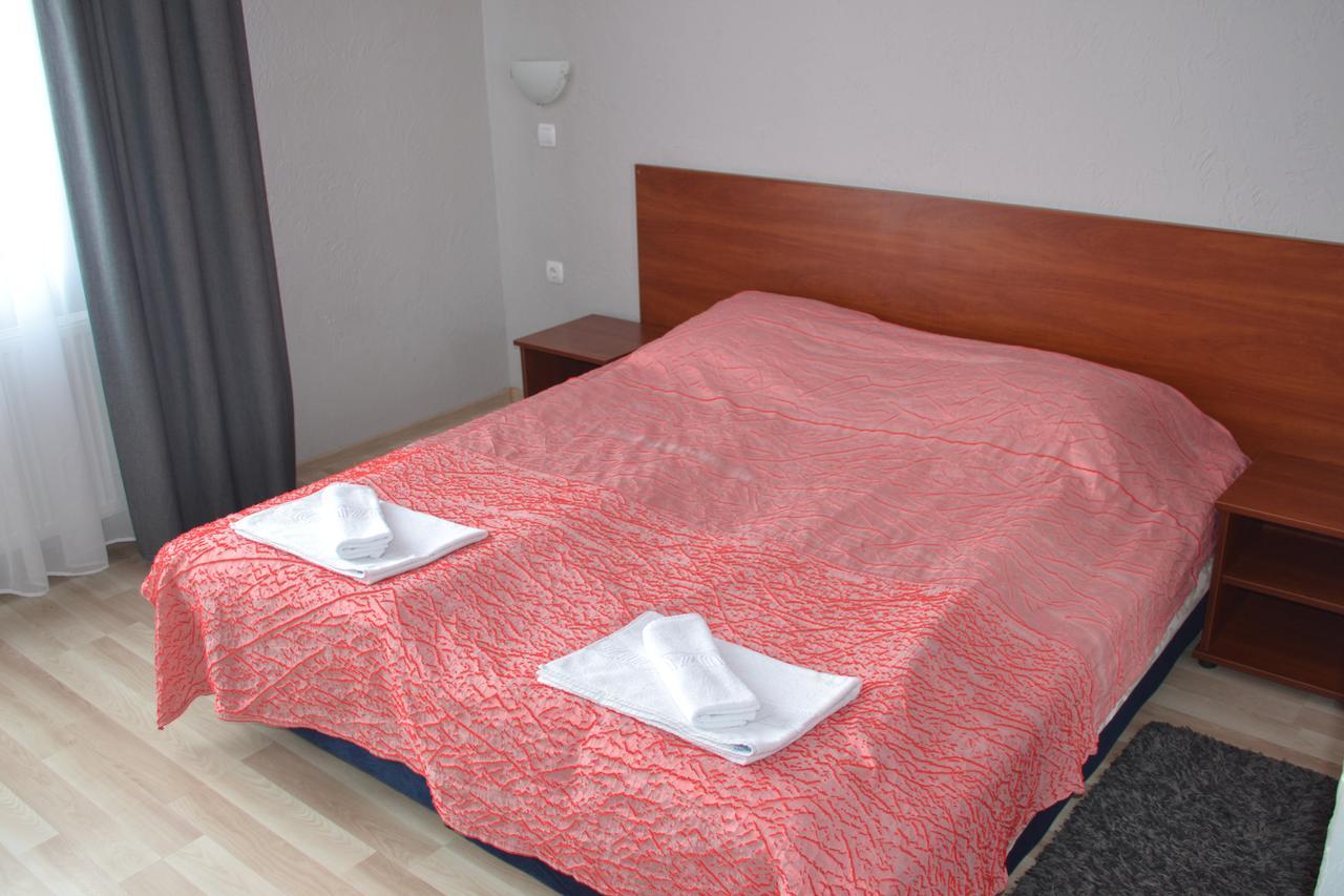 Hotel Helikon Yanoshi Dış mekan fotoğraf